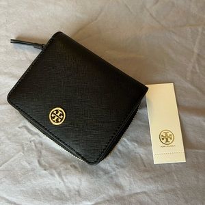 Tory Burch. Robinson Bi-Fold Wallet. Black. NWT.